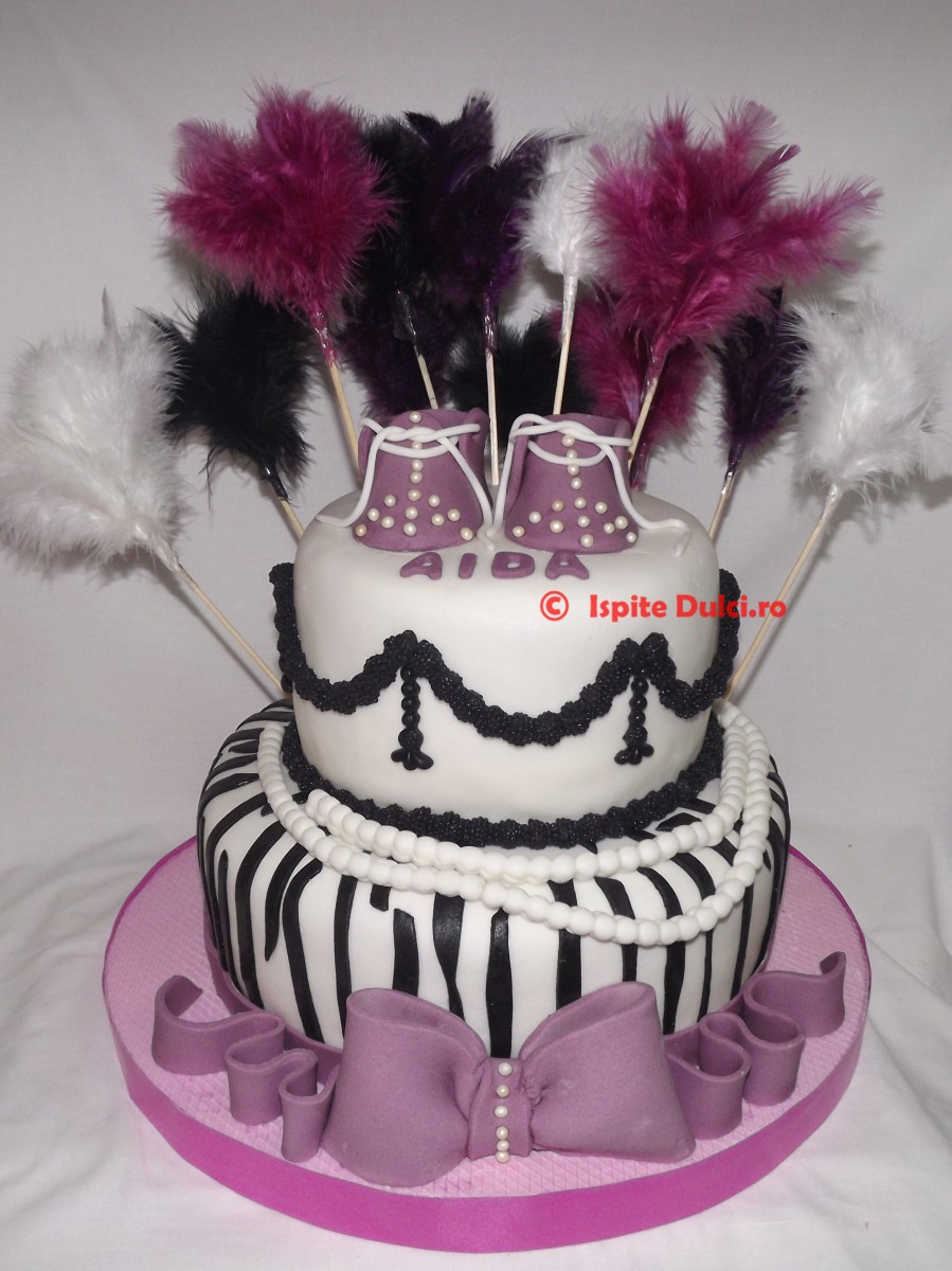Tort de botez pentru Aida