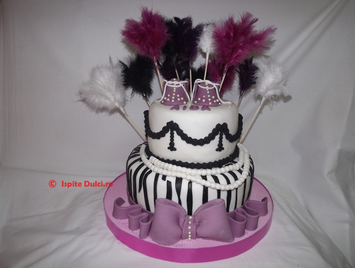 Tort de botez pentru Aida