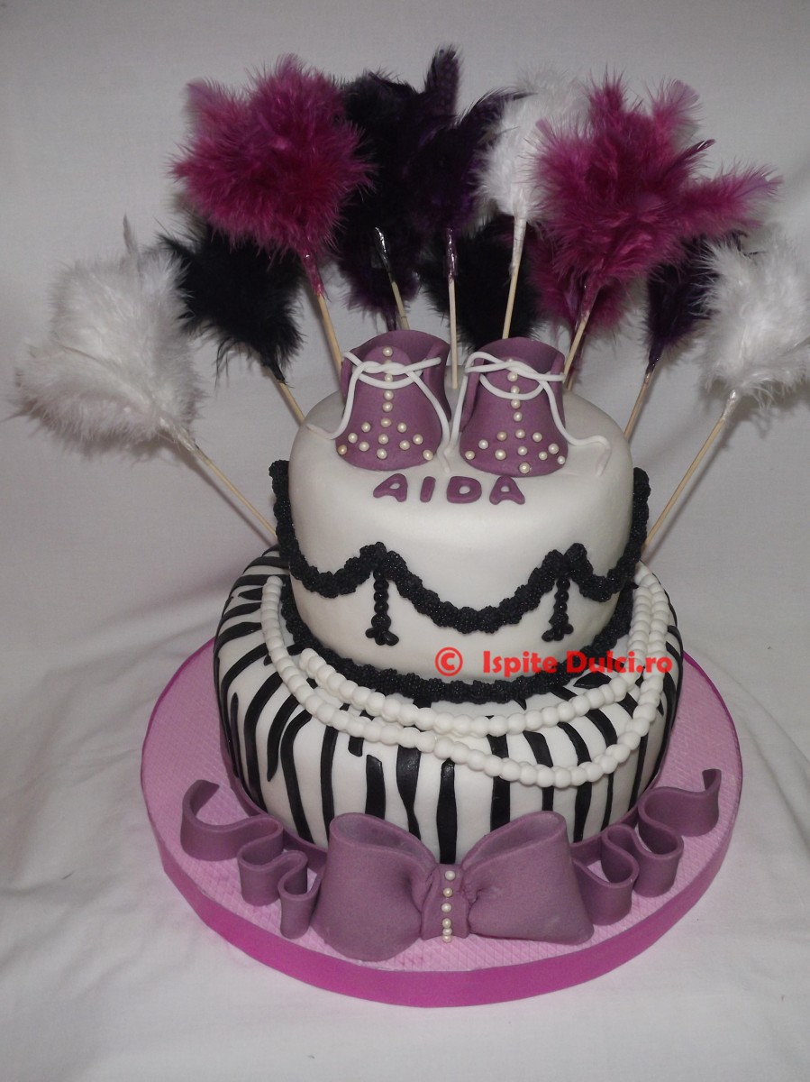 Tort de botez pentru Aida