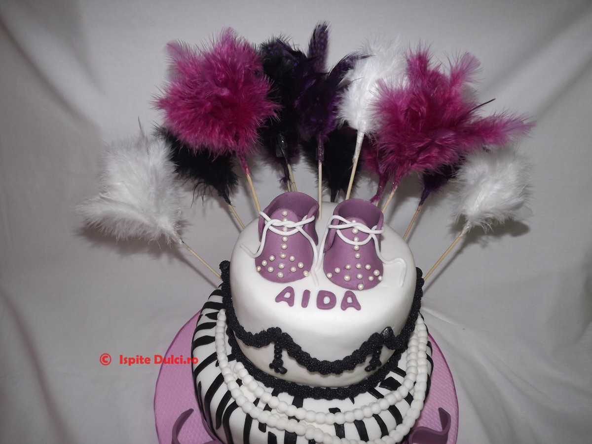 Tort de botez pentru Aida