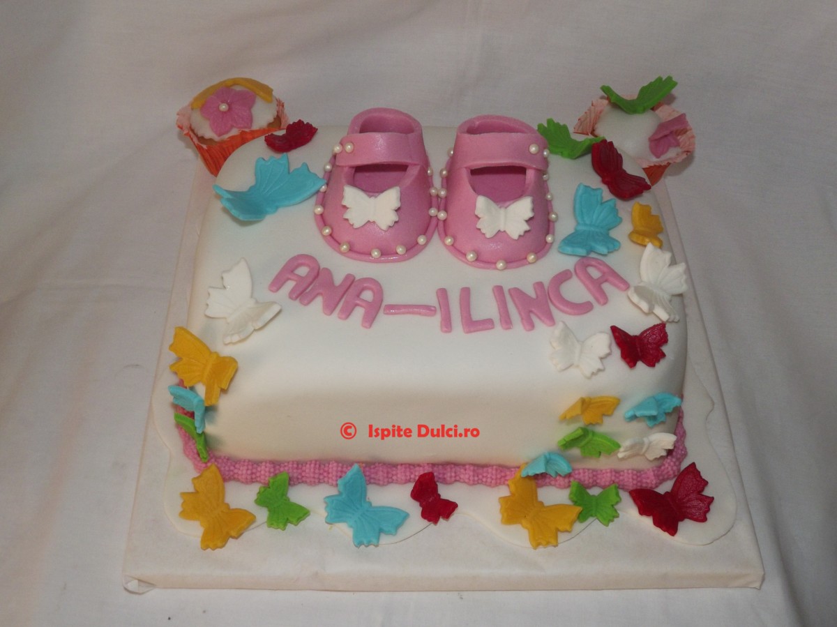 Tort de botez cu fluturasi