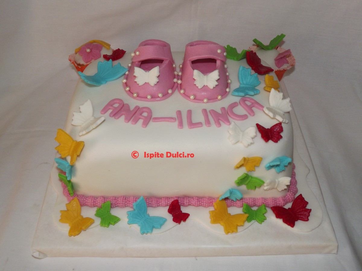 Tort de botez cu fluturasi