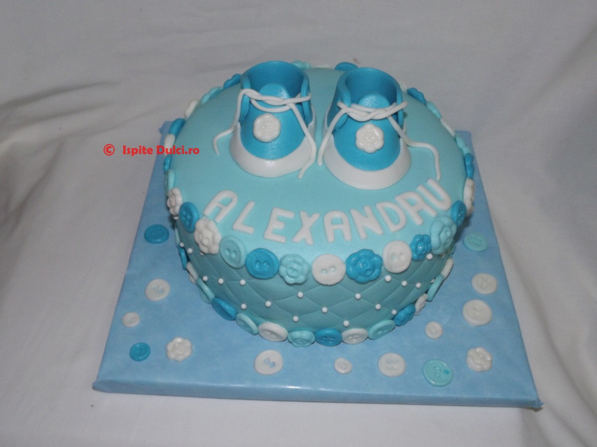 Tort de botez cu nasturi
