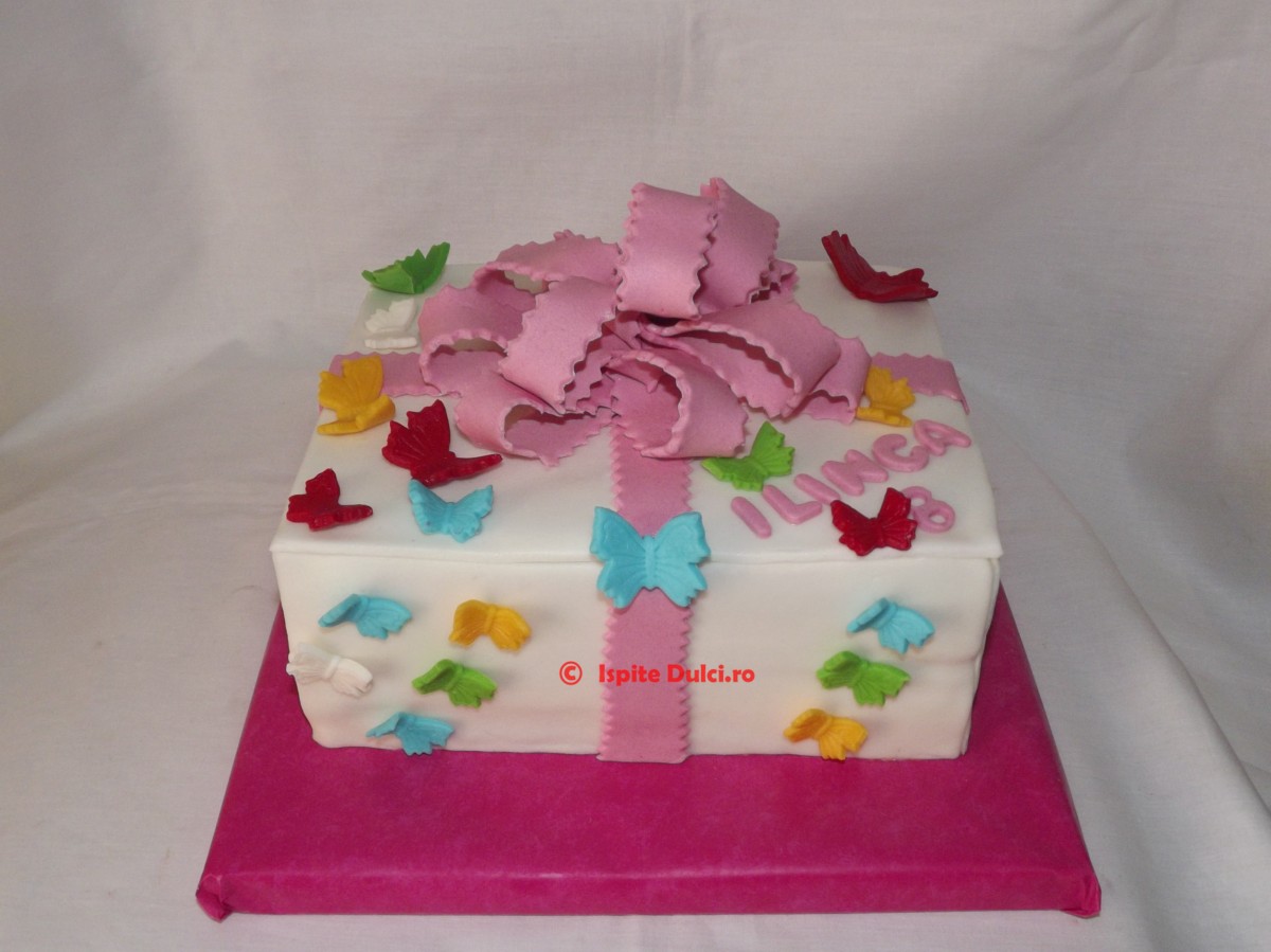 Tort cutie cu fluturasi