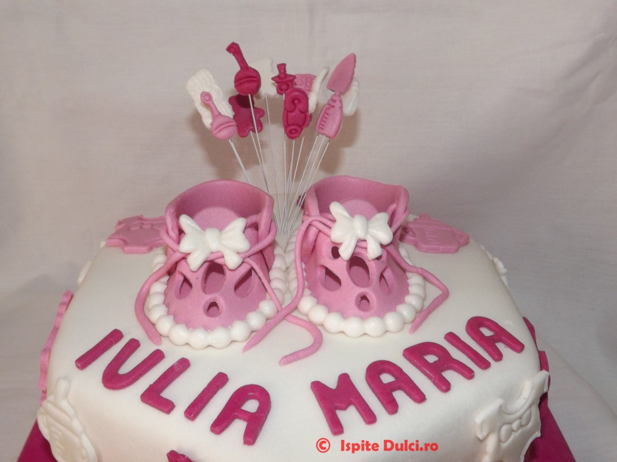Tort de botez Iulia