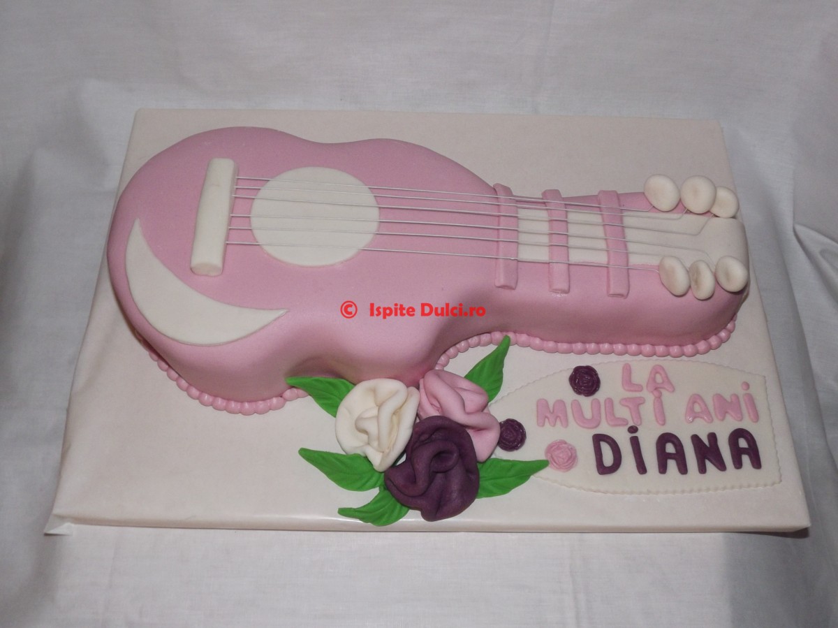 Tort chitara roz pentru Diana