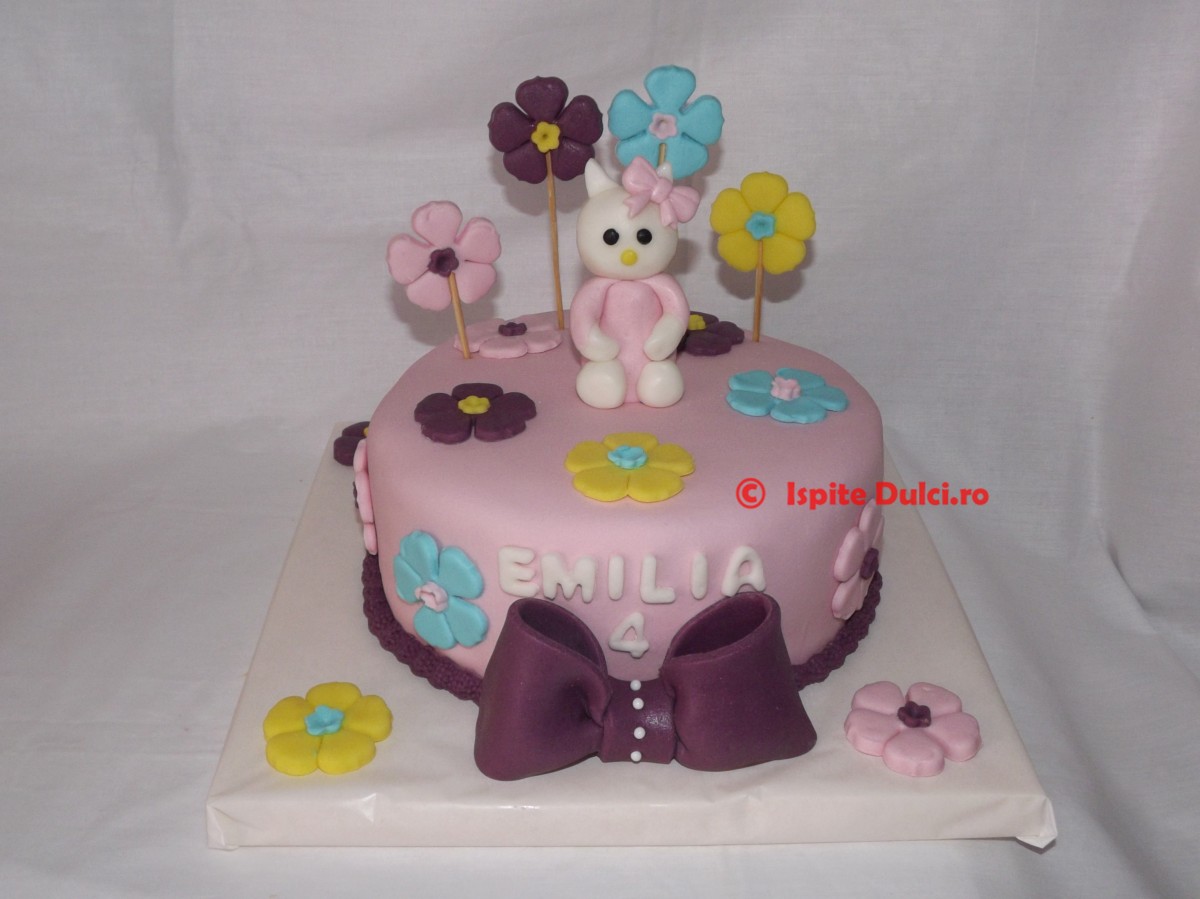 Tort Hello Kitty pentru Emilia