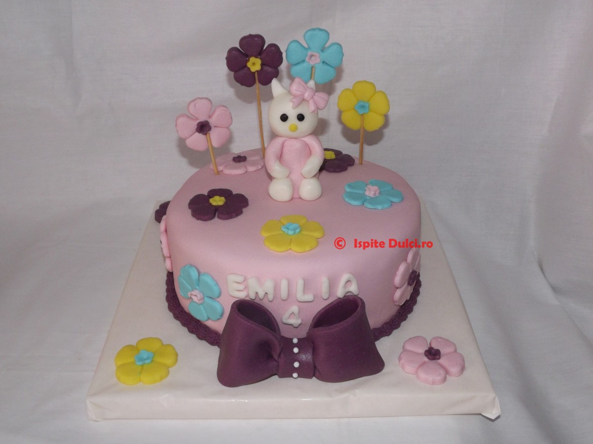 Tort Hello Kitty pentru Emilia