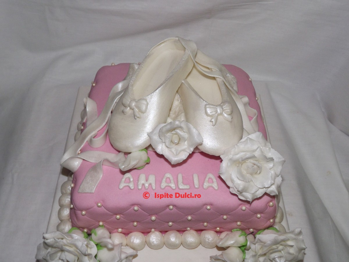 Tort cu pantofiori de balerina pentru Amalia