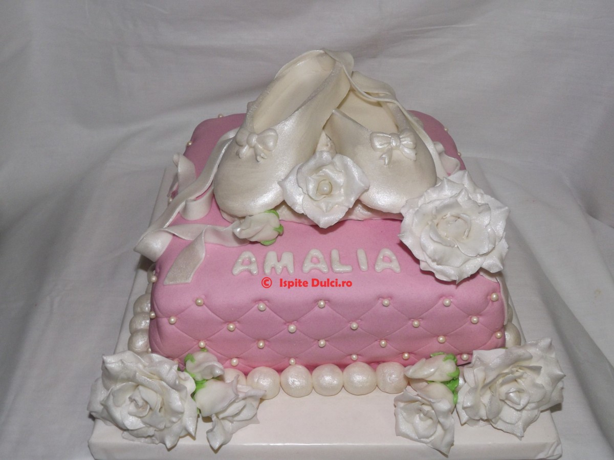 Tort cu pantofiori de balerina pentru Amalia