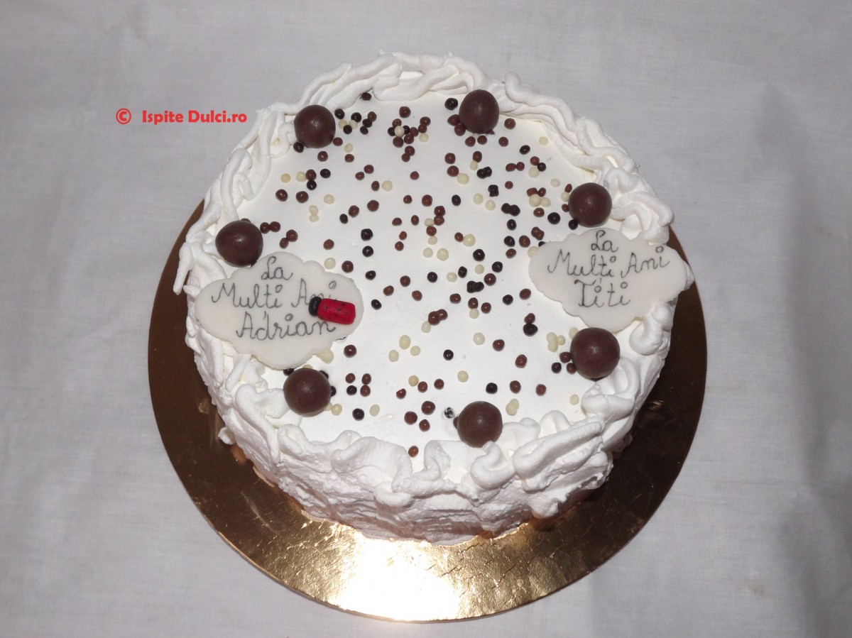 Tort in frisca decorat cu rum cocos