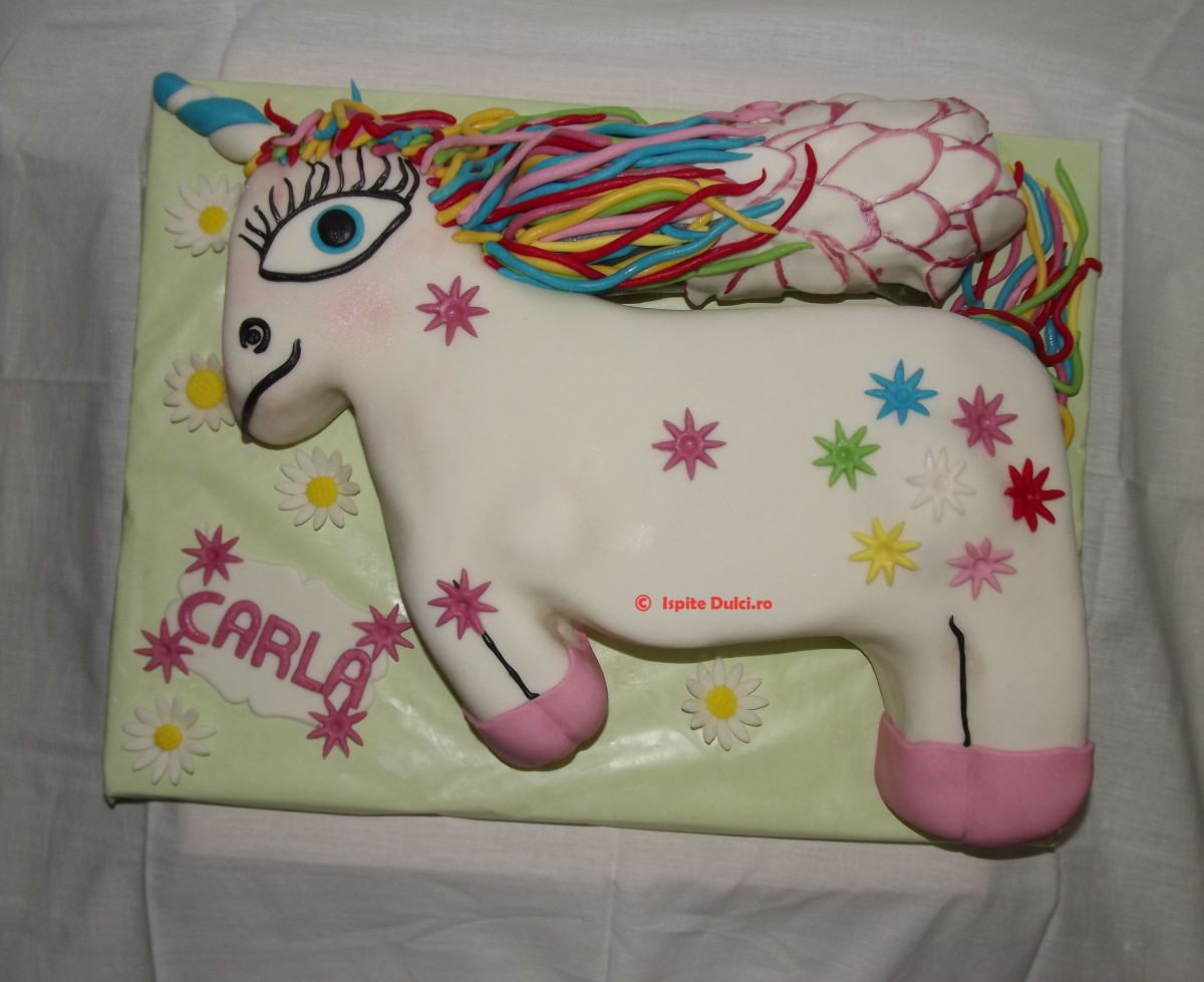Tort unicorn pentru Carla