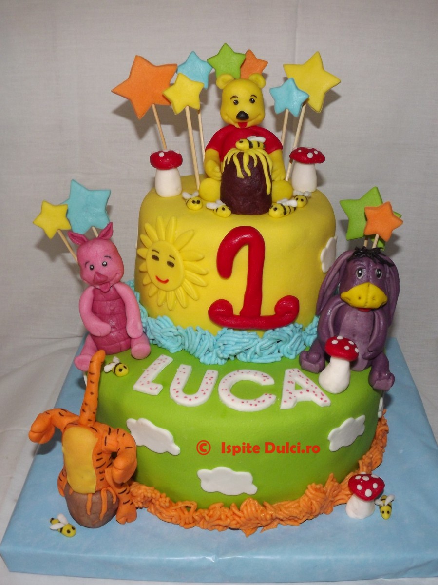 Tort cu Winnie si prietenii pentru Luca