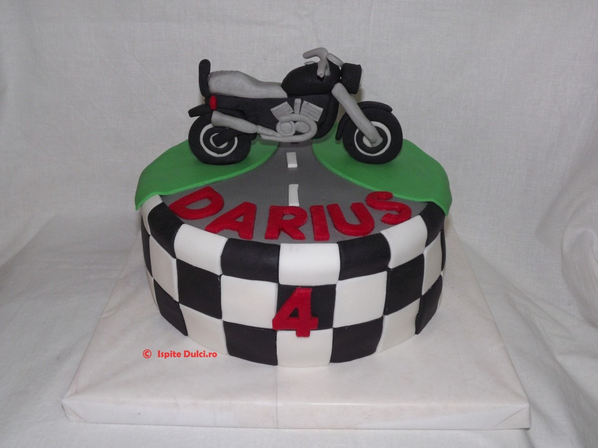 Tort cu motocicleta pentru Darius