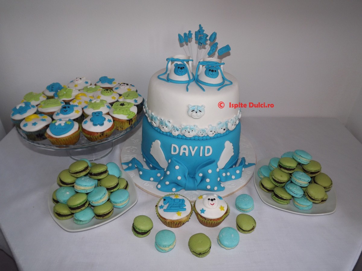 Tort de botez si candy bar