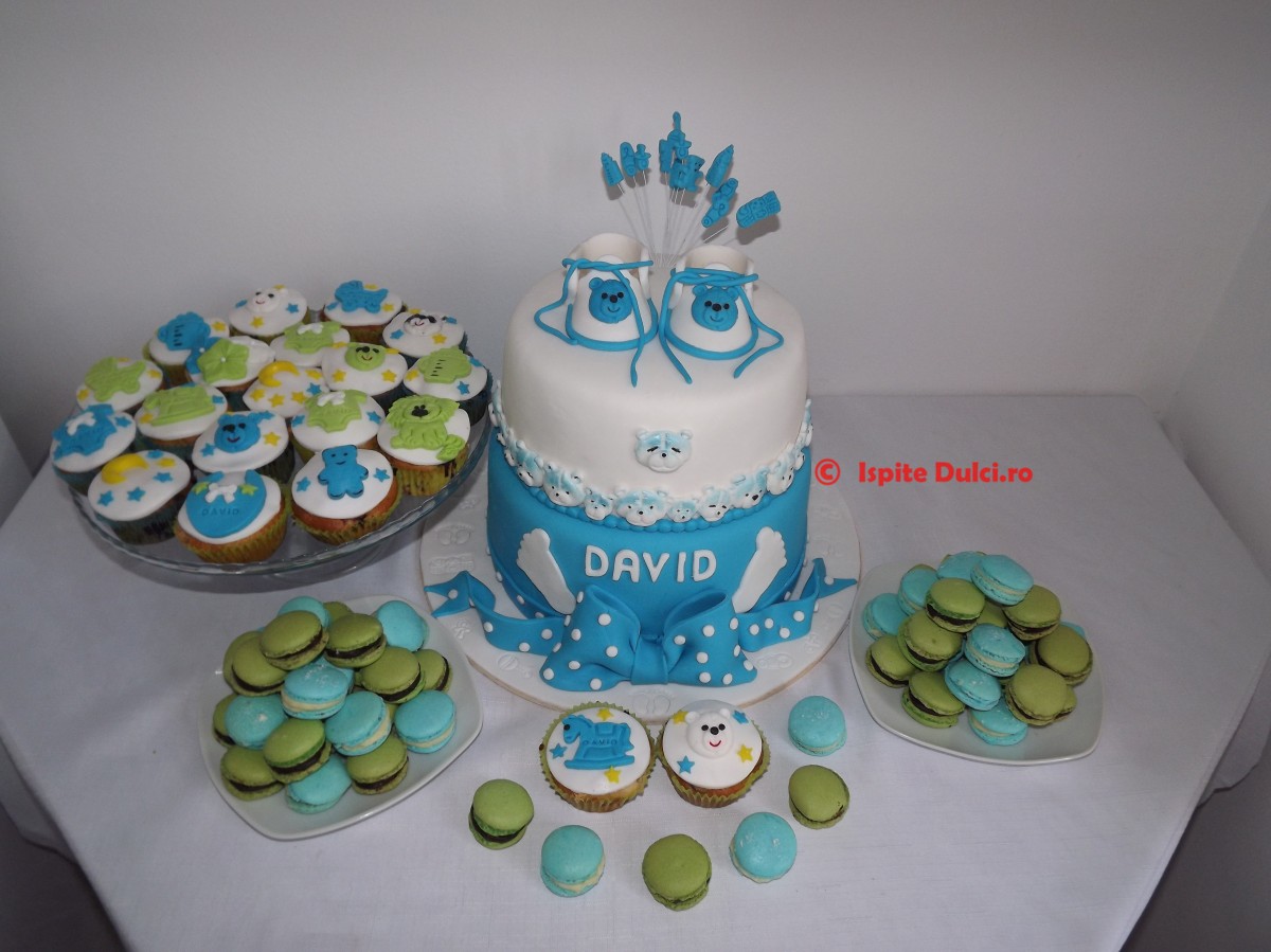 Tort de botez si candy bar