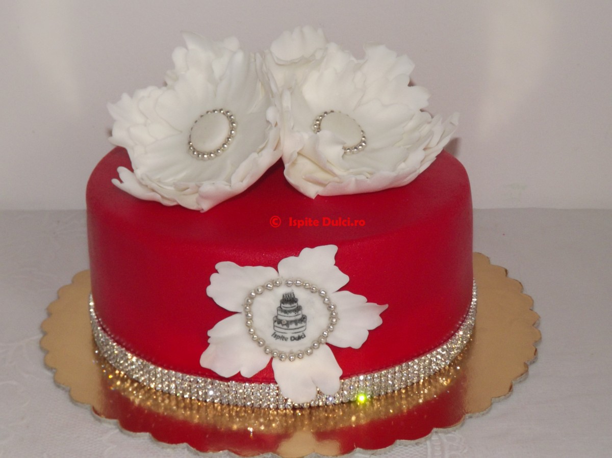 Tort elegant cu bujori