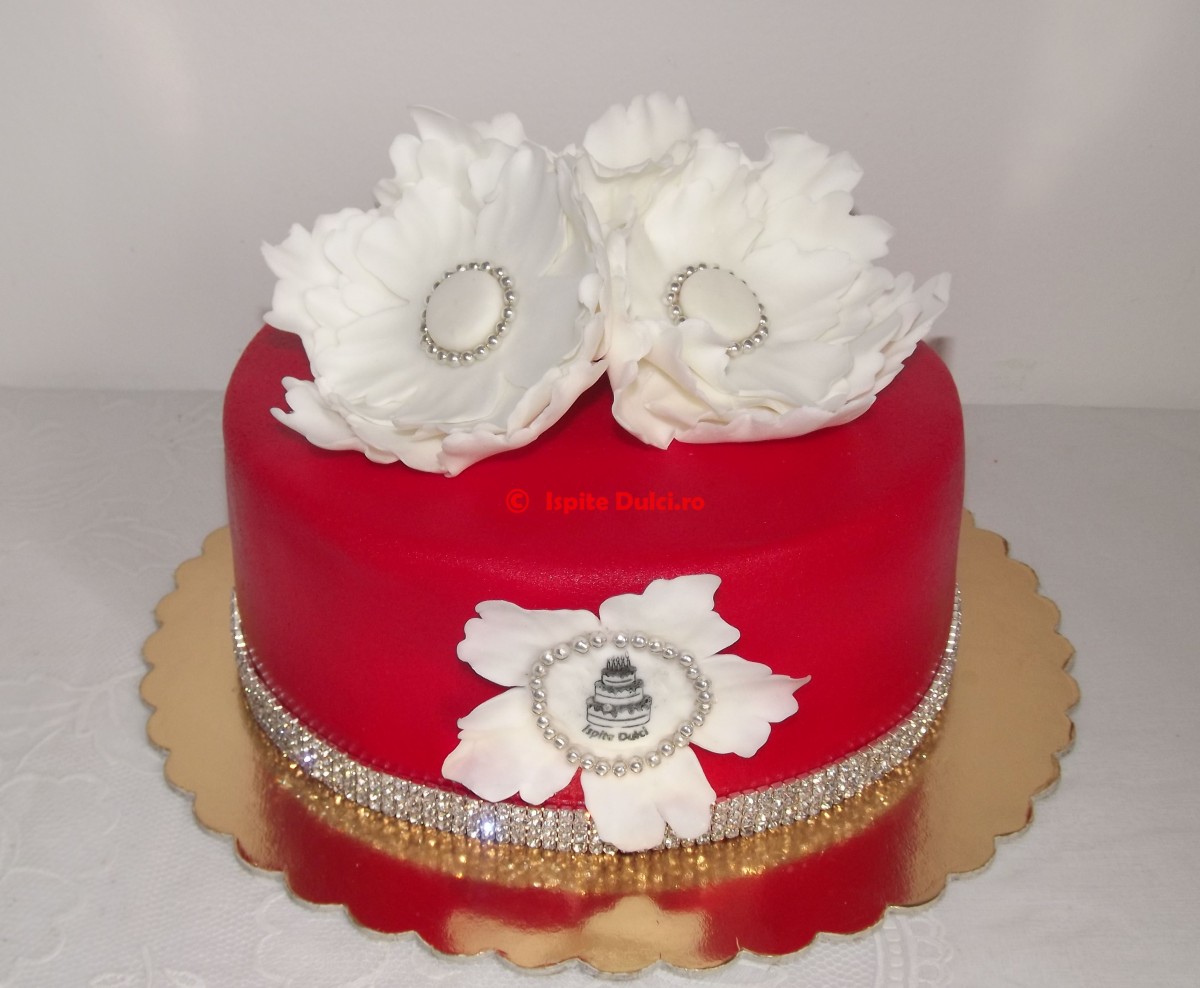 Tort elegant cu bujori