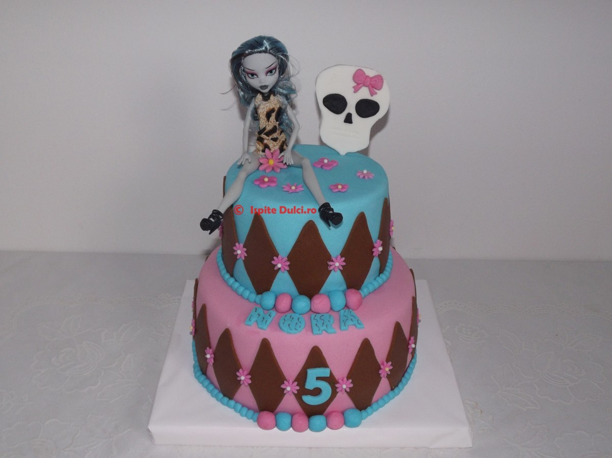 Tort Monster High pentru Nora