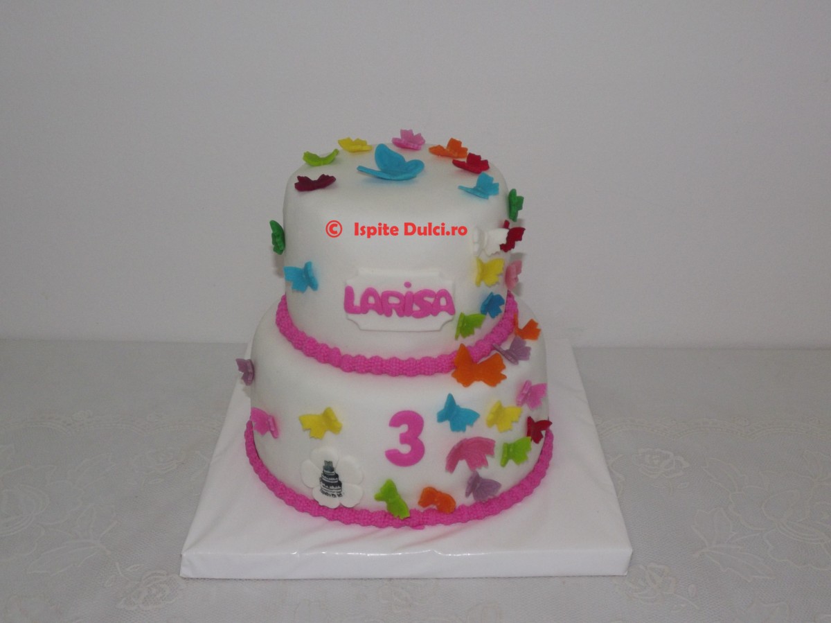 Tort cu fluturasi pentru Larisa
