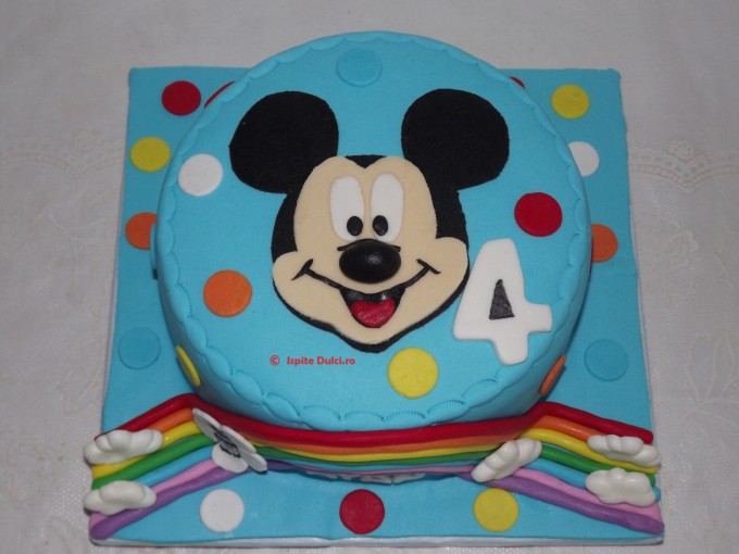 Tort cu Mickey Mouse si teren de forbal pentru Ayan
