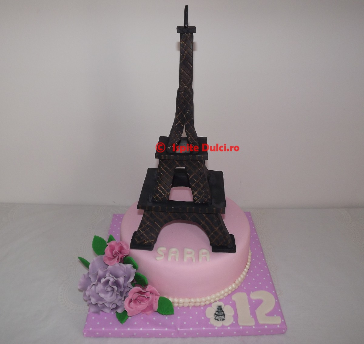 Tort cu turnul Eiffel pentru Sara