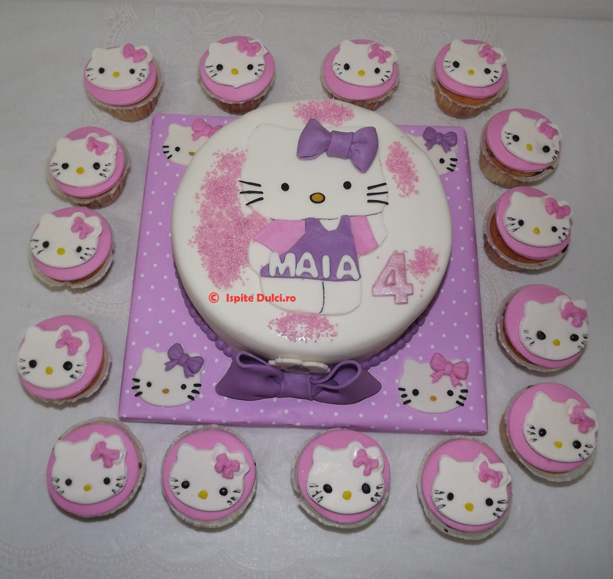 Tort si briose Hello Kitty pt Maya