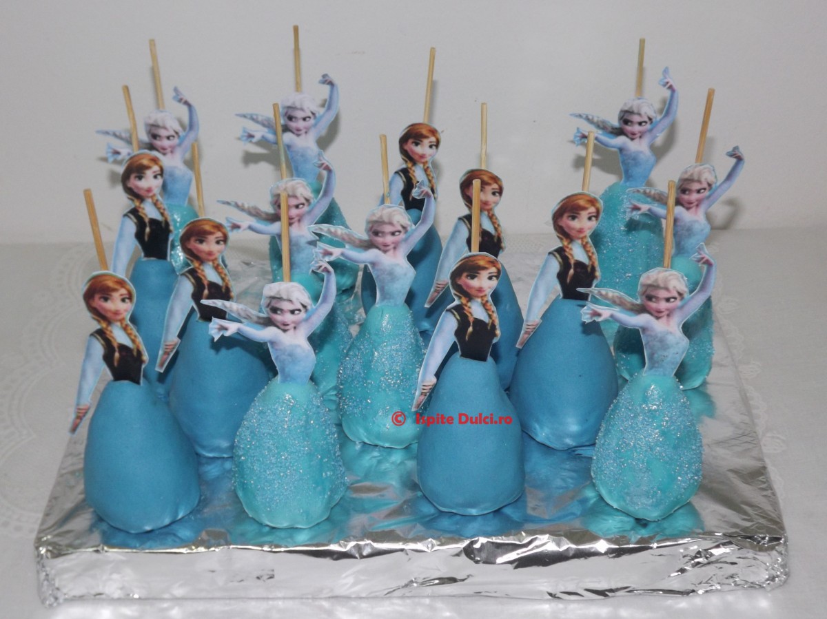 Tort Frozen pentru Sarah