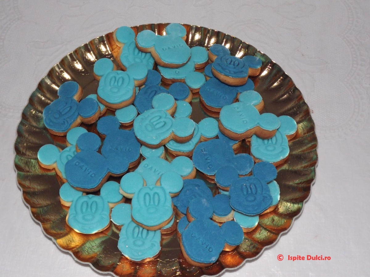 Tort de botez ,briose si biscuiti pentru David