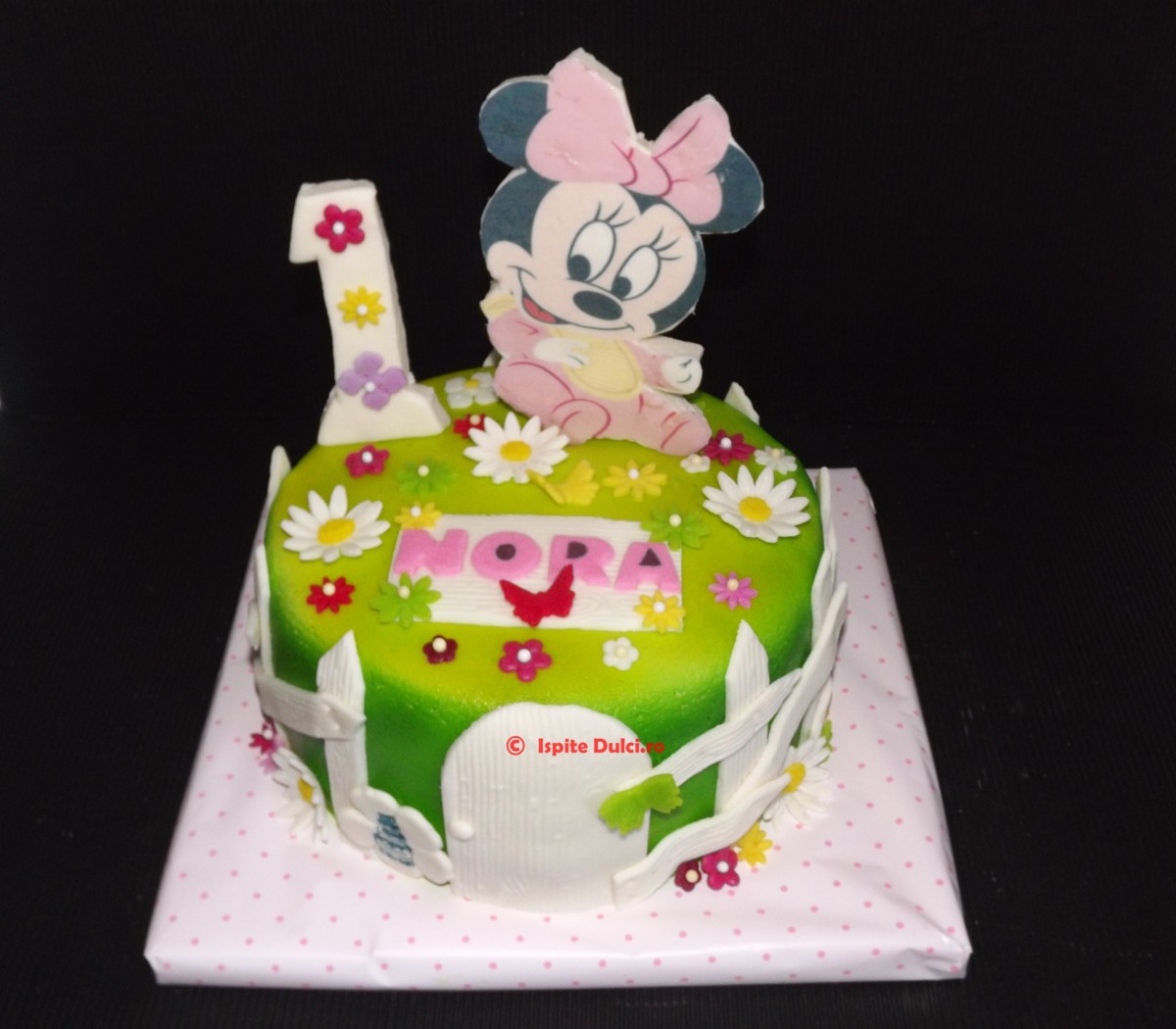 Tort cu baby Minnie pentru Nora