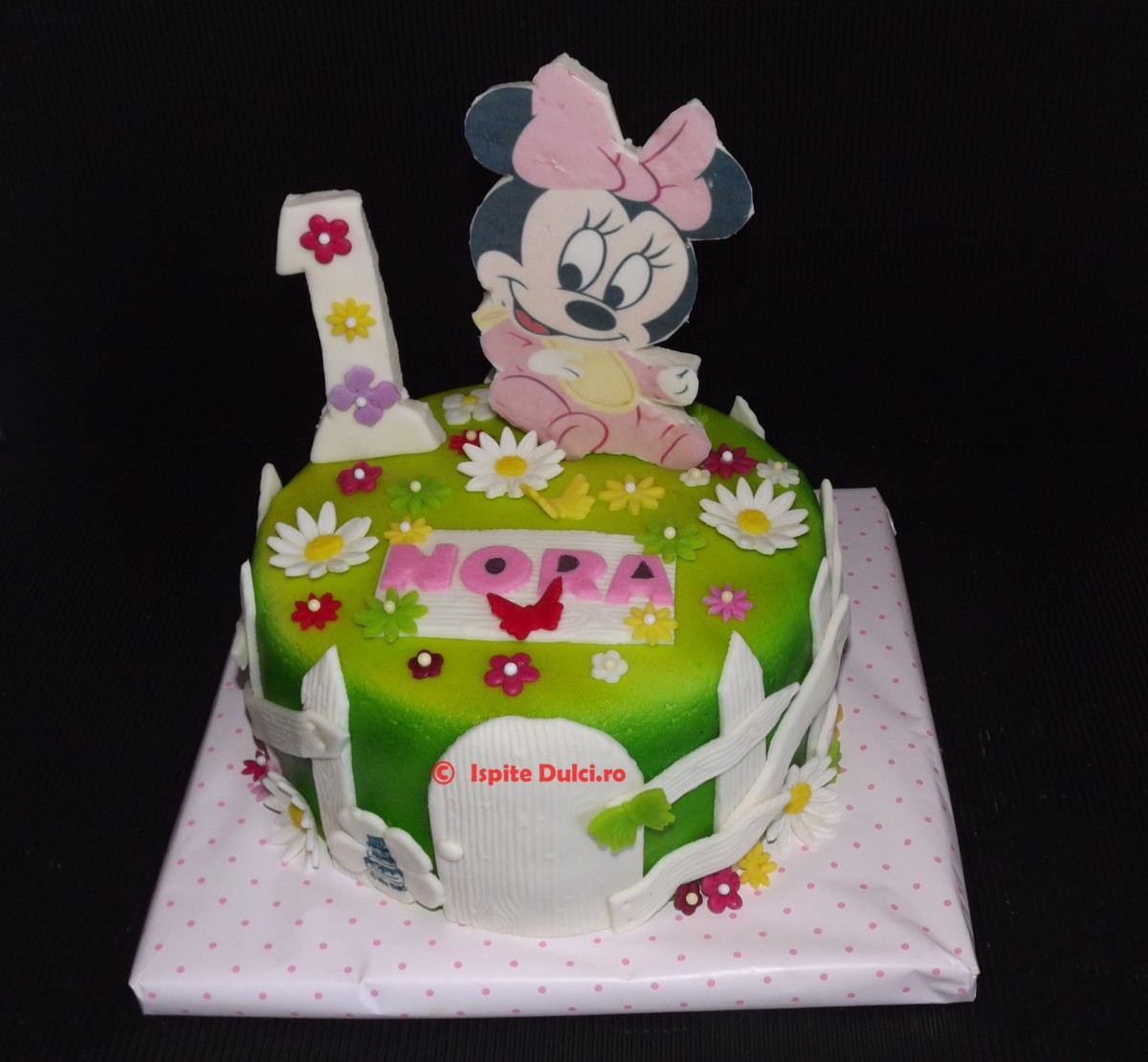 Tort cu baby Minnie pentru Nora