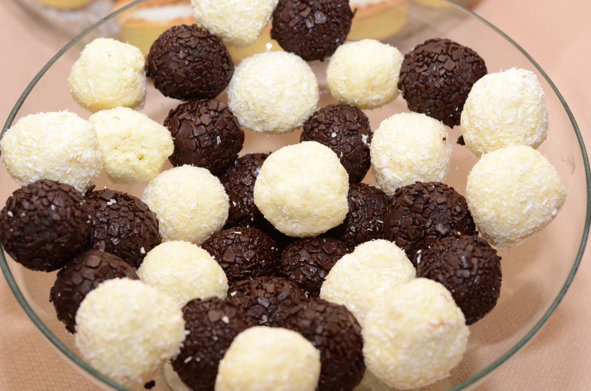 Masa de dulciuri sau candy bar
