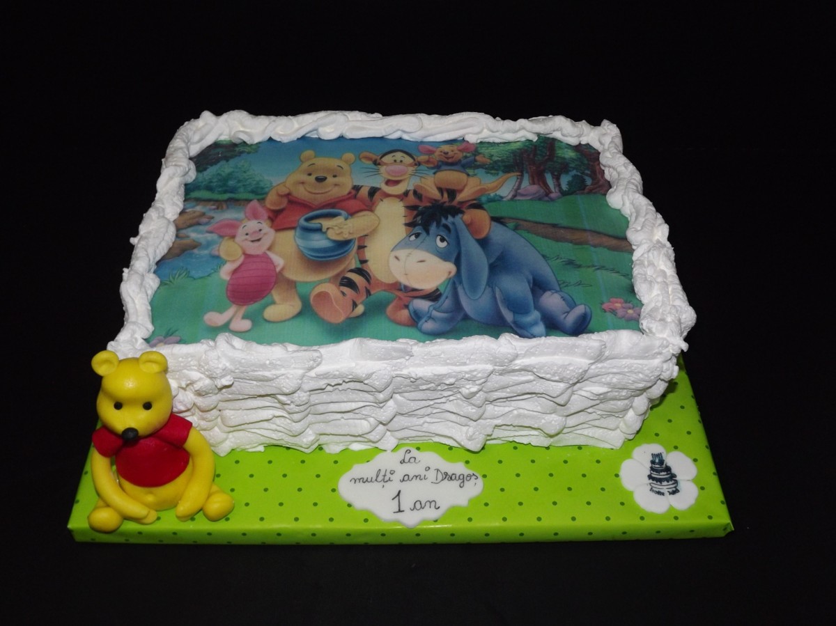 Doua torturi cu tema Winnie