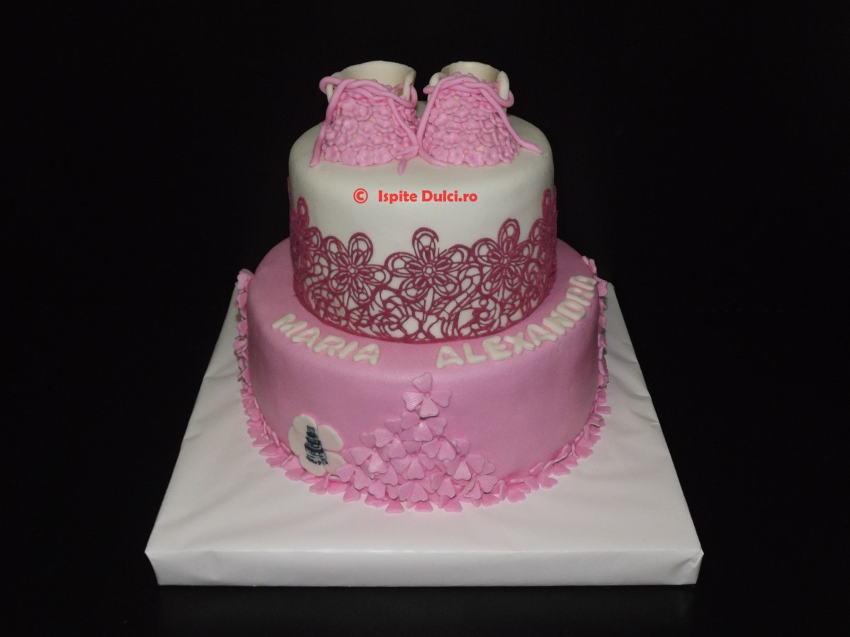 Tort de botez cu dantela pentru Maria