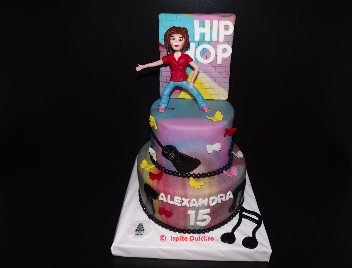 Tort cu dansatoare pentru Alexandra