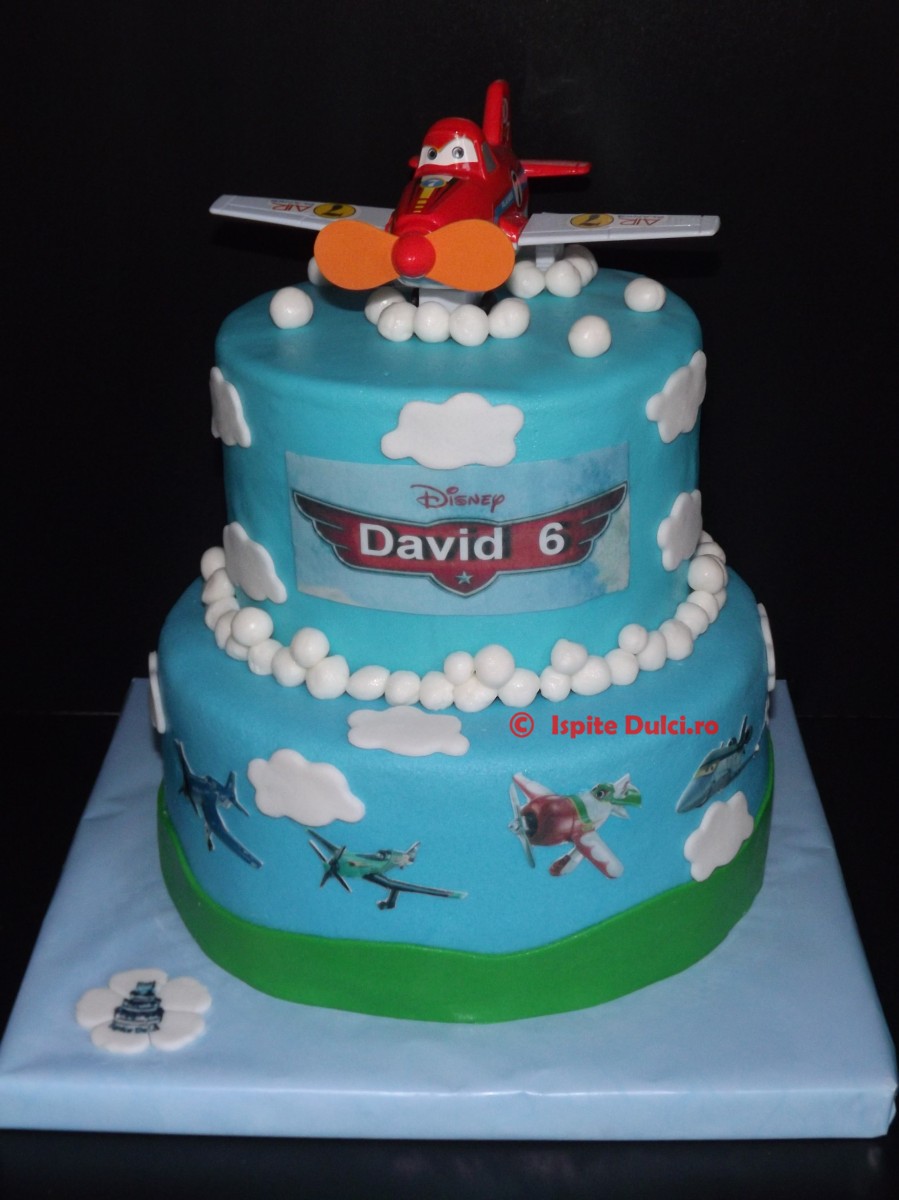 Tort cu avioane Cars pentru David