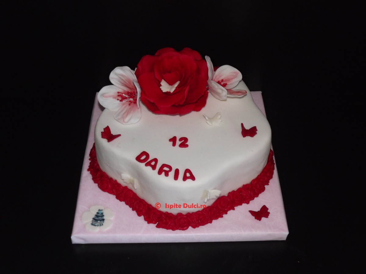 Tort cu flori pentru Daria