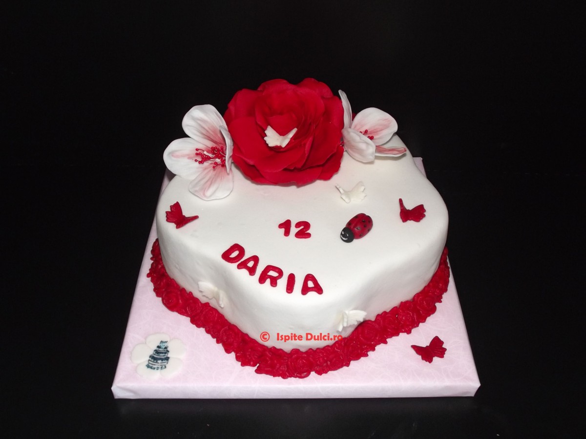 Tort cu flori pentru Daria