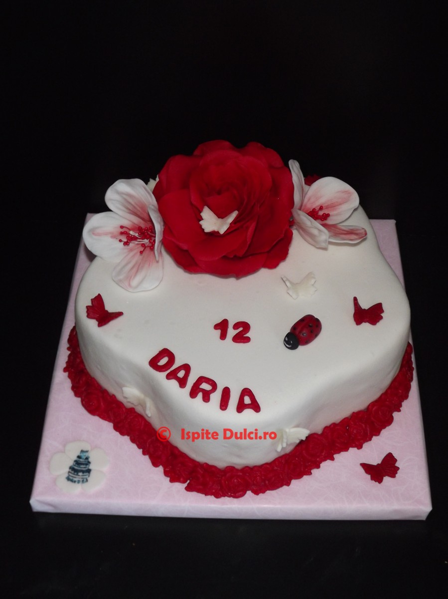 Tort cu flori pentru Daria