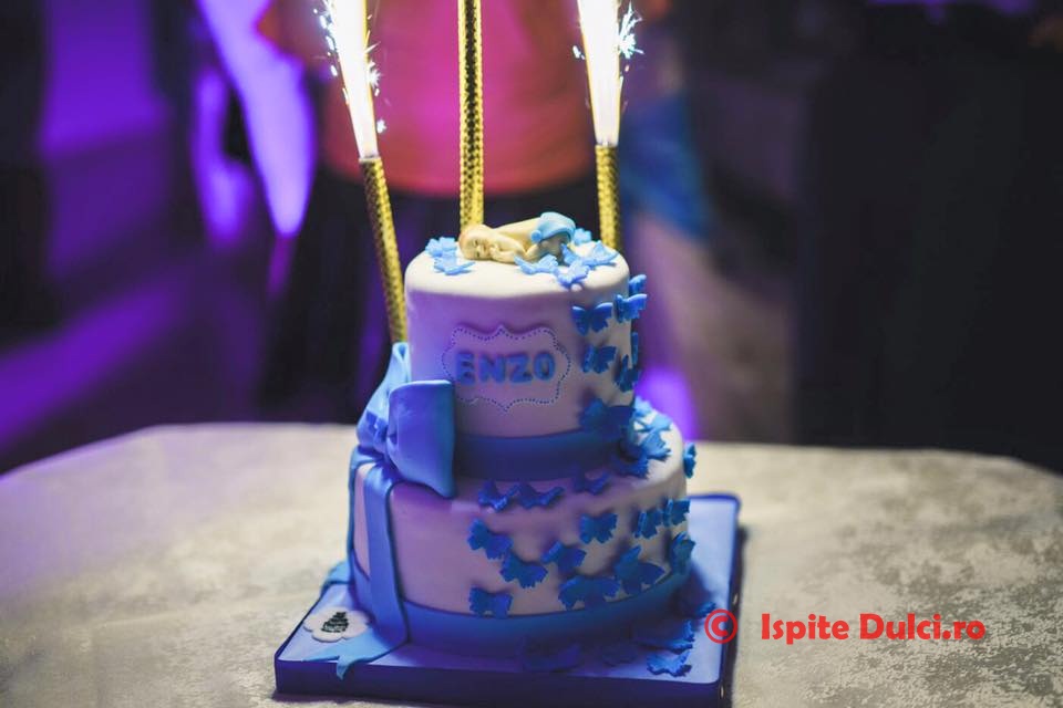 Tort de botez pentru Enzo