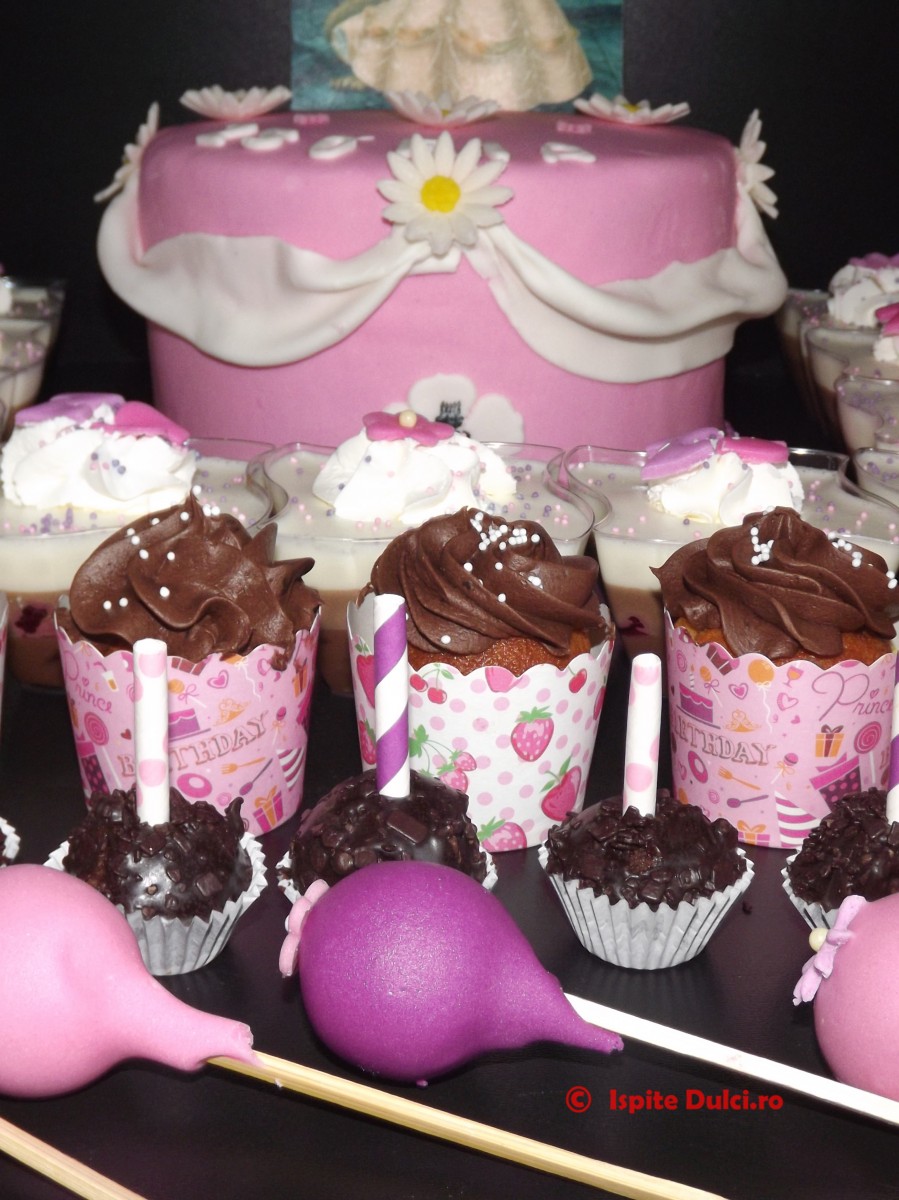 Tort de botez si candy bar pentru Zsofia