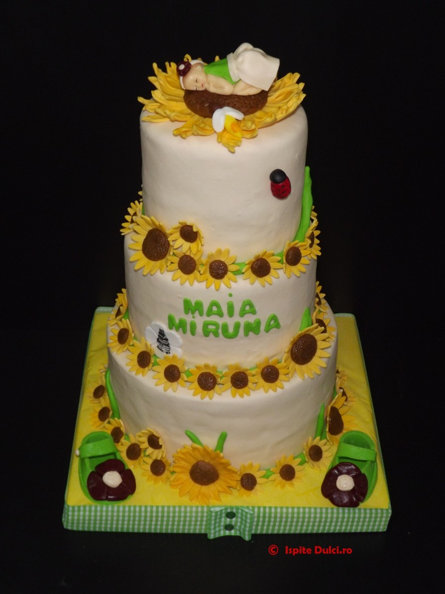 Tort de botez cu floarea soarelui pentru Maia
