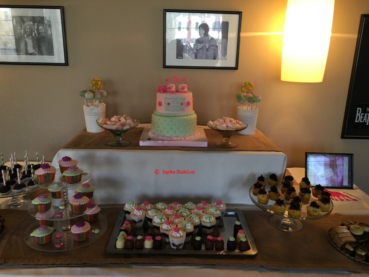 Tort de botez si candy bar pt Ana Aurelia