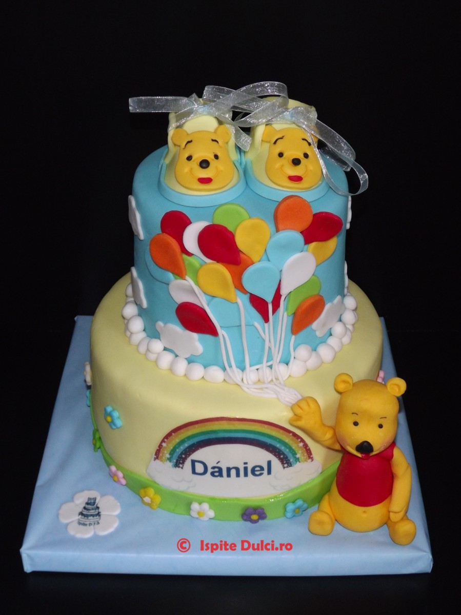 Tort de botez cu baloane pentru Daniel