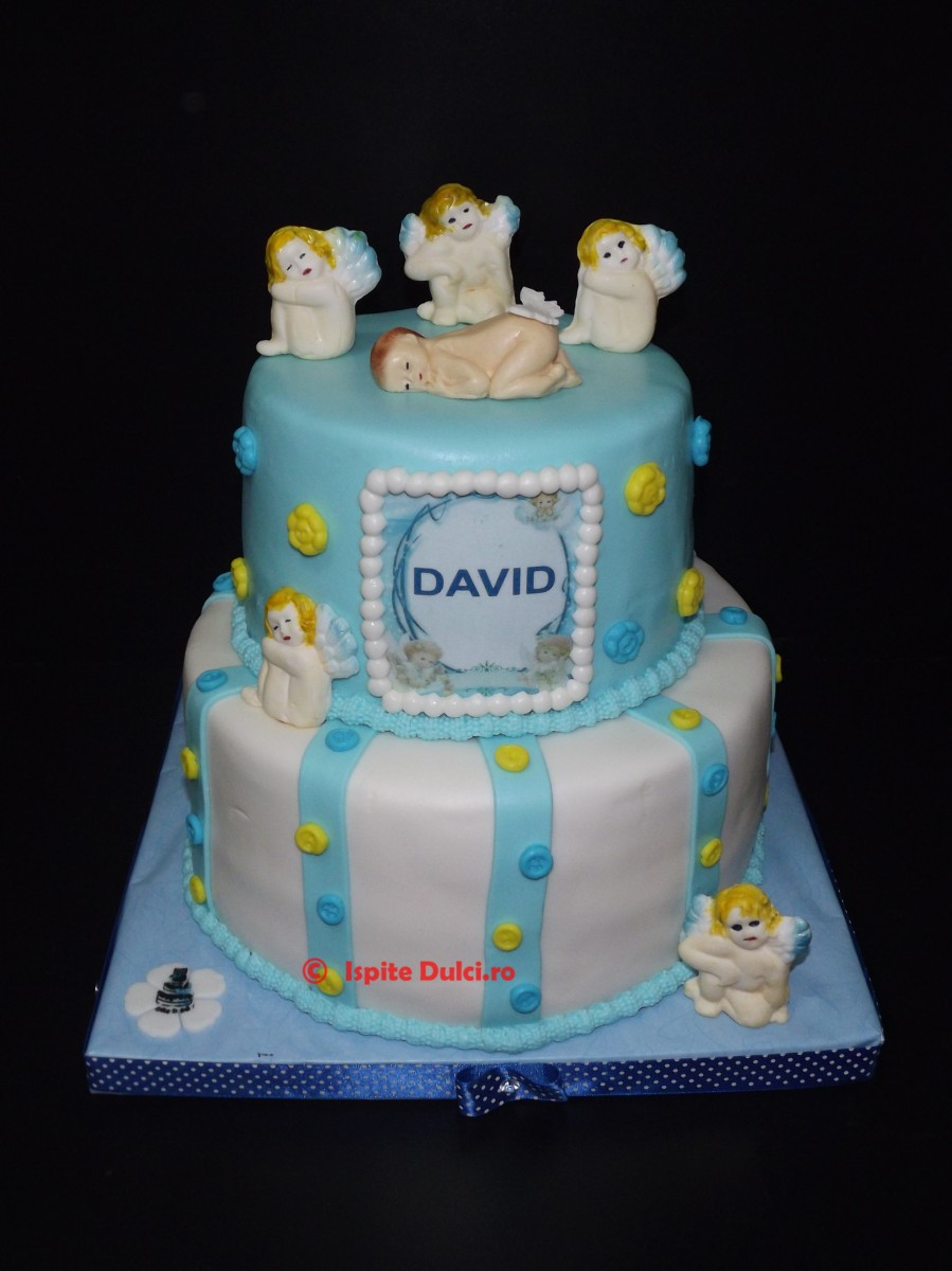 Tort de botez cu ingerasi pentru David