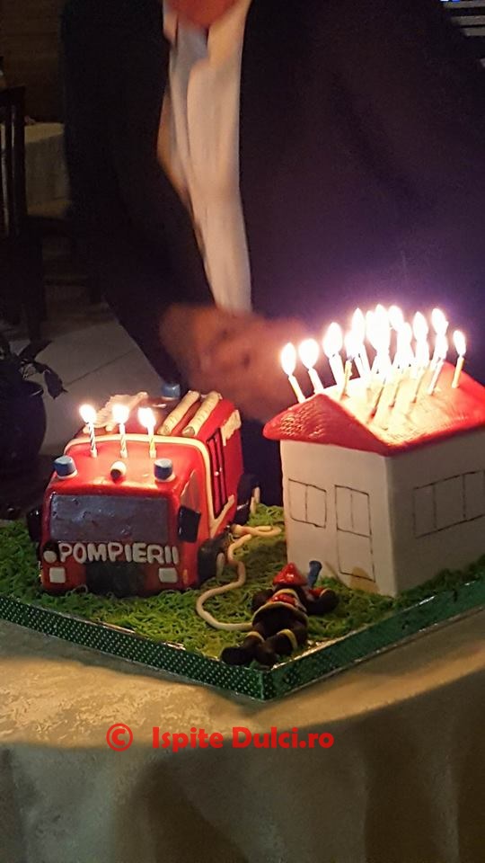 Tort masina de pompieri