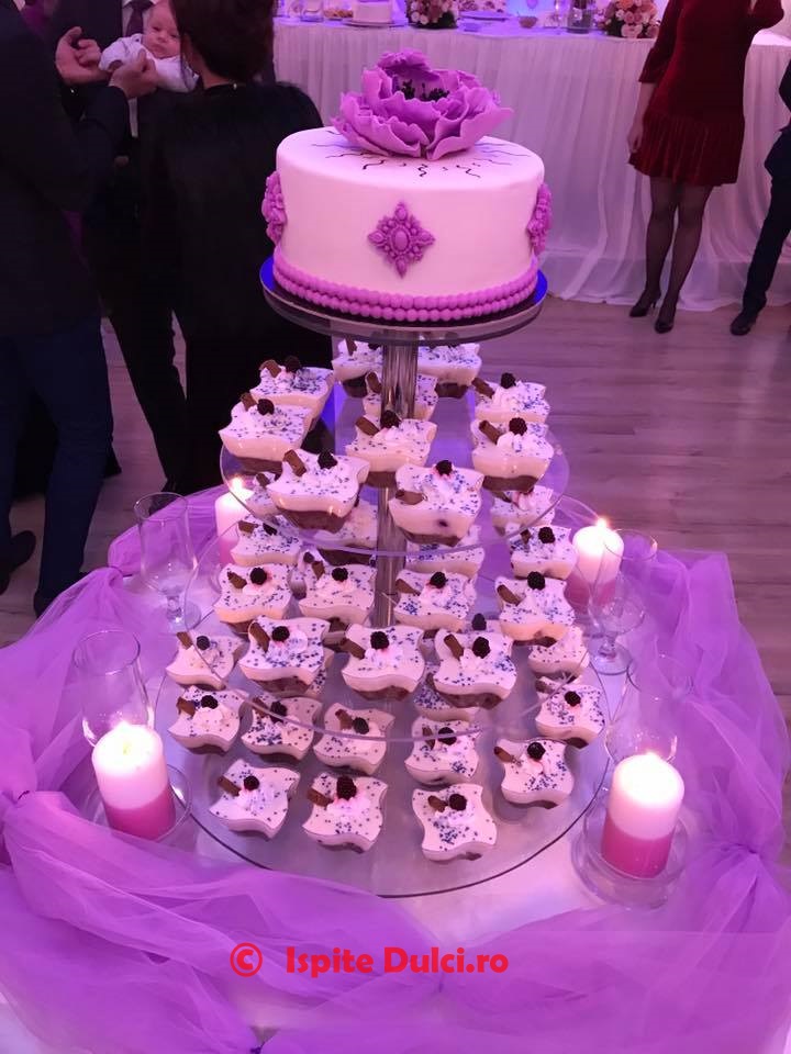 Tort de nunta pentru Claudia si Marius