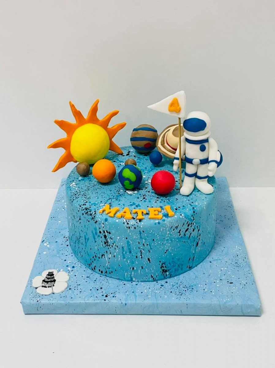 Tort cu planete si astronaut pentru Matei