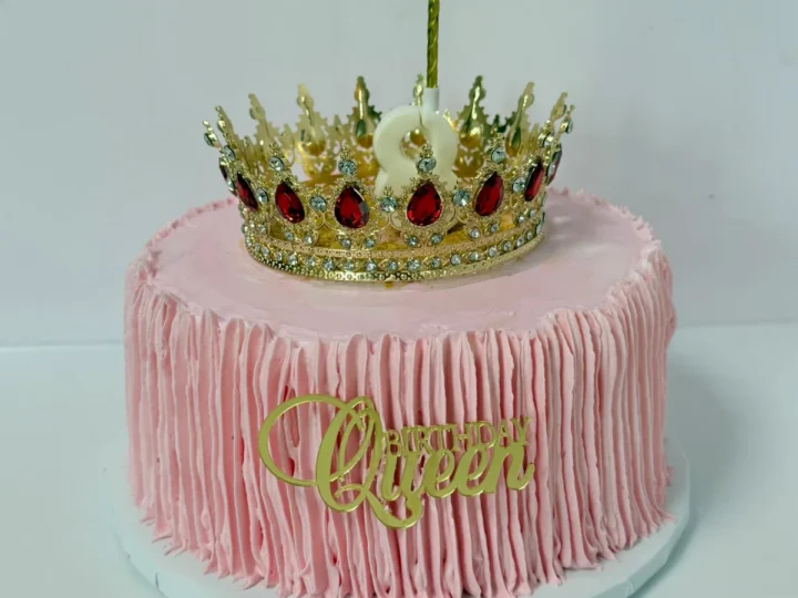 Tort roz Birthday Queen