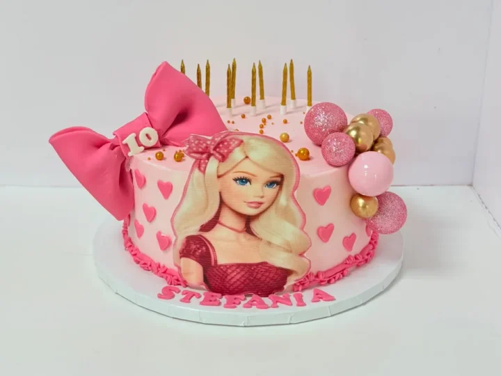 Tort Barbie roz pentru Ștefania